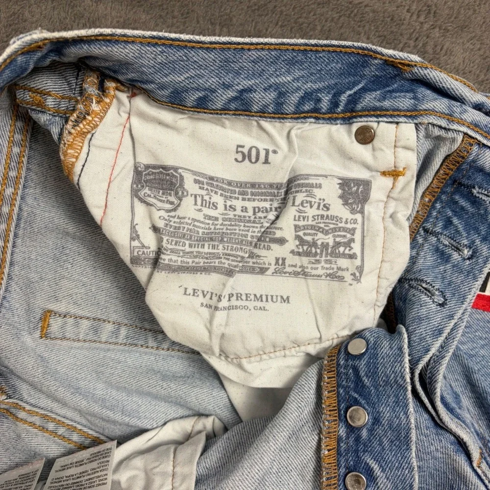 Levis Jeans Mens 32x28 Blue 501 Premium Logo Side Stripe Straight Leg Button Fly